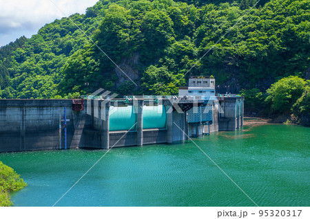 秩父湖　二瀬ダム　初夏の風景 95320317