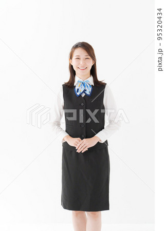 事務服を着た女性 95320434