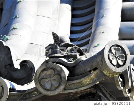 犬山城と桃瓦 犬山城と桃瓦 95320511