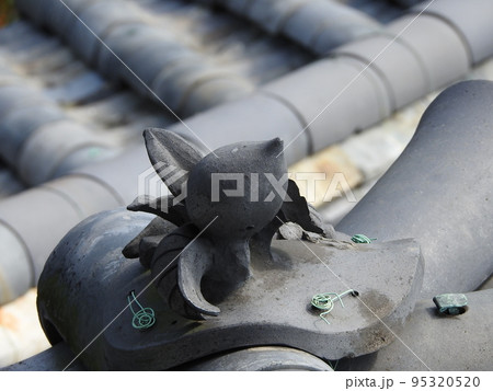 犬山城と桃瓦 95320520