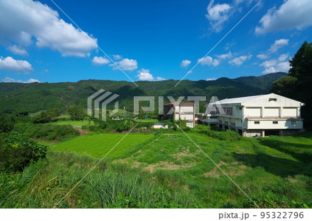 【廃校】新温泉町立奥八田小学校の風景　兵庫県美方郡新温泉町 95322796