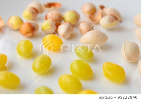 殻付き、生、煎ったギンナン 95322940