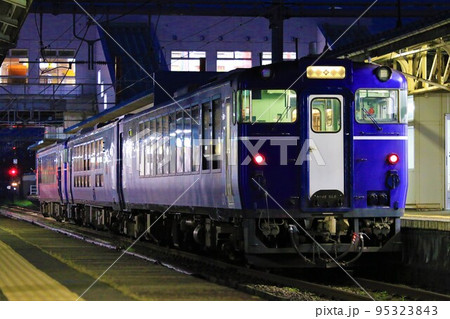 信越本線直江津駅 キハ40形・キハ48形〜越乃Shu*Kura〜 95323843