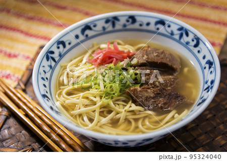 ソーキそば　沖縄郷土料理 95324040