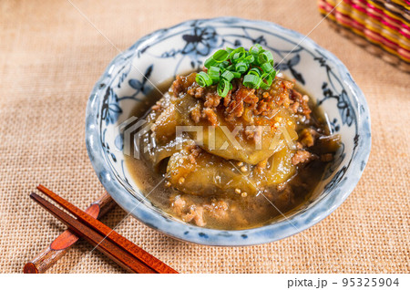丸ナスの煮付け 95325904