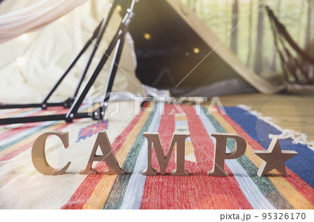 アウトドアショップ　キャンプイメージ 95326170