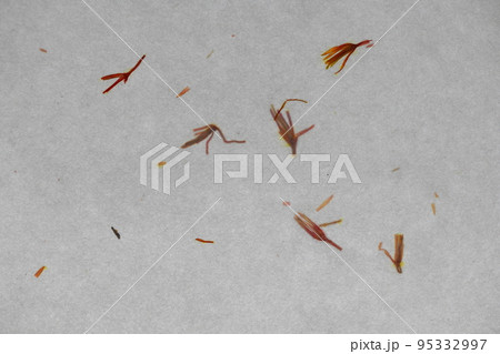和紙(紅花入り麻)の背景素材 和紙(紅花入り麻)の背景素材 95332997