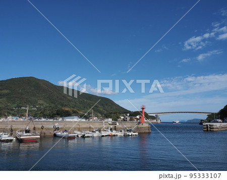 上関港から、上関大橋を望む(山口県熊毛郡上関町) 95333107