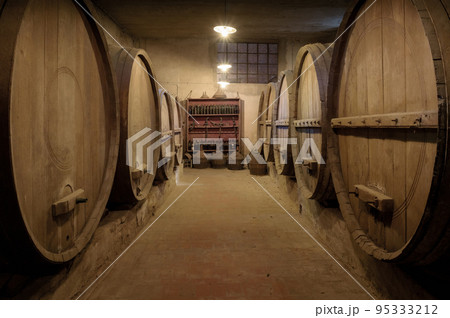 Ancient underground wine cellar 95333212