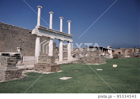 世界遺産　古代ローマ都市遺跡　ポンペイ 95334543