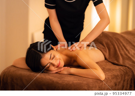 エステ　女性　ビューティー　美容　エステサロン 95334977