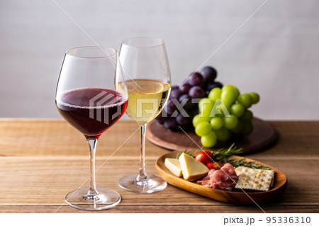 ワインと料理 95336310