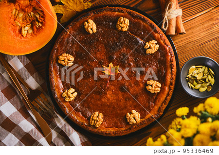 Traditional Pumpkin pie Gluten-free with walnuts Traditional Pumpkin pie Gluten-free with walnuts 95336469