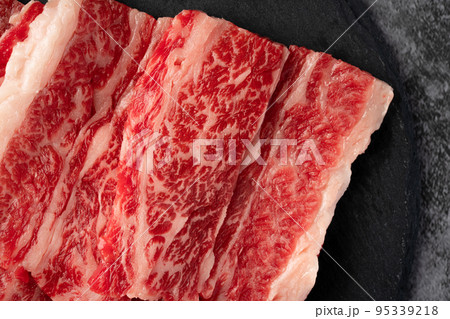 黒毛和牛カルビ焼肉用 95339218