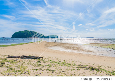 東幡豆海岸のトンボロ、前島へ続く一本道〈愛知県西尾市〉 東幡豆海岸のトンボロ、前島へ続く一本道〈愛知県西尾市〉 95340931