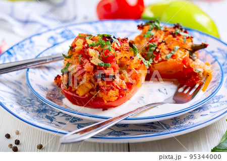 Stuffed red peppers with herbs. 95344000