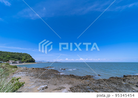 夏の青空と美しい簑島海岸【福岡県行橋市】 夏の青空と美しい簑島海岸【福岡県行橋市】 95345454