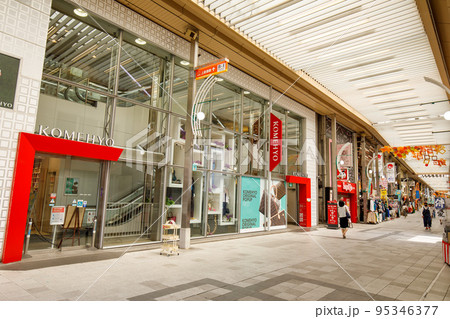 名古屋市 大須商店街の万松寺通り 名古屋市 大須商店街の万松寺通り 95346377