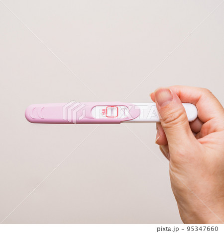 妊娠検査薬 の 陽性 で 妊娠 を確認する 【 不妊治療 の イメージ 】 95347660