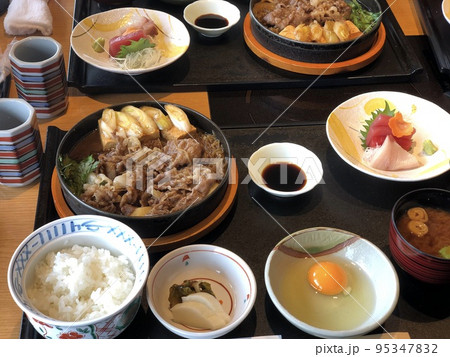 すき焼き御膳 95347832