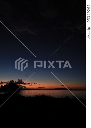 沖縄県大宜味村の夕闇 沖縄県大宜味村の夕闇 95349266