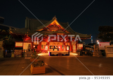 東京都千代田区 夜の神田明神 95349395