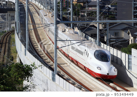 西九州新幹線かもめ号:N700S系(武雄温泉⇔長崎) 西九州新幹線かもめ号:N700S系(武雄温泉⇔長崎) 95349449