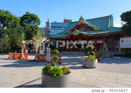東京都千代田区 神田明神 6月、茅の輪が設置された境内 東京都千代田区 神田明神 6月、茅の輪が設置された境内 95351617