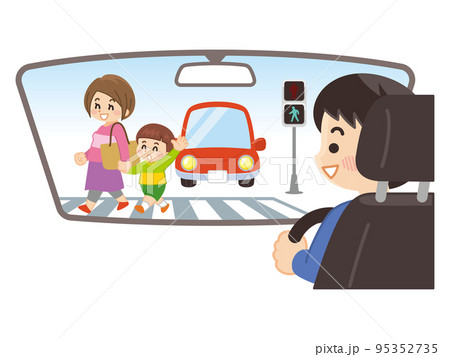 車内から横断歩道を渡る親子を確認する男性　交通安全 95352735