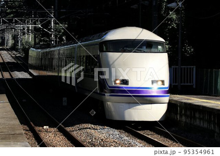 晩夏の日光路を行く…東武特急『スペーシア』　豪華特急で日光・鬼怒川へ 95354961