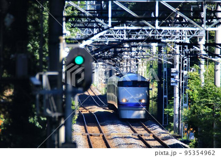 晩夏の日光路を行く…東武特急『スペーシア』　豪華特急で日光・鬼怒川へ 95354962
