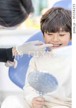 1人 一人 男の子 95356255