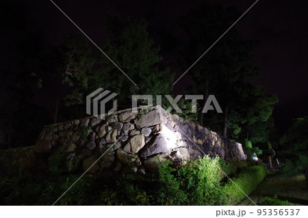 高松城 夜の石垣 2 95356537