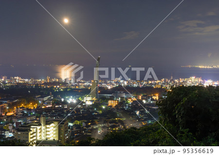 別府の夜景(大分県別府市) 別府の夜景(大分県別府市) 95356619