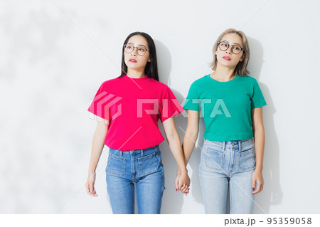 カラフルTシャツのツインズ カラフルTシャツのツインズ 95359058