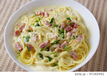 カルボナーラ パスタ カルボナーラ パスタ 95360982