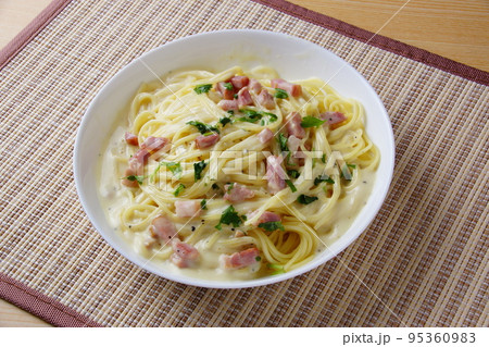 カルボナーラ パスタ カルボナーラ パスタ 95360983