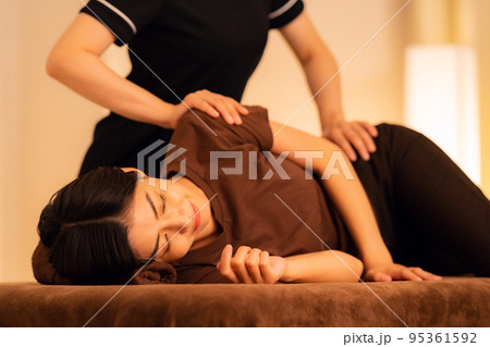 女性 整体 マッサージ 整骨院 指圧 女性 整体 マッサージ 整骨院 指圧 95361592