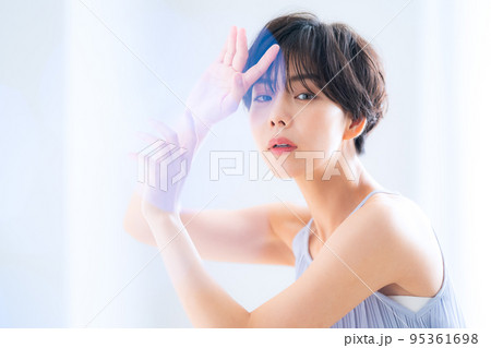 女性　ビューティー　メイク　美容　スキンケア 95361698