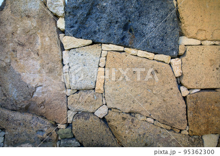 姫路城の姥ケ石 95362300