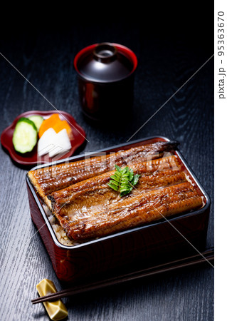 鰻重 95363670