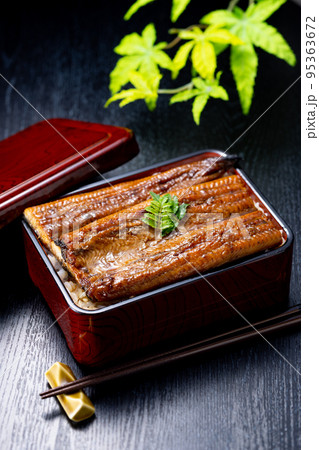 鰻重 95363672