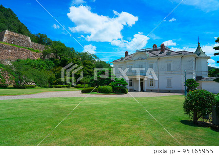 【日本100名城】鳥取城　久松公園　国指定重要文化財の仁風閣と御三階櫓台1　鳥取県鳥取市 95365955