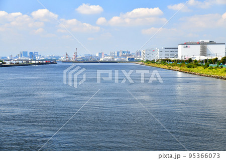 若洲橋/砂町南運河より有明方面を望む(東京都江東区)【2022.9】 若洲橋/砂町南運河より有明方面を望む(東京都江東区)【2022.9】 95366073