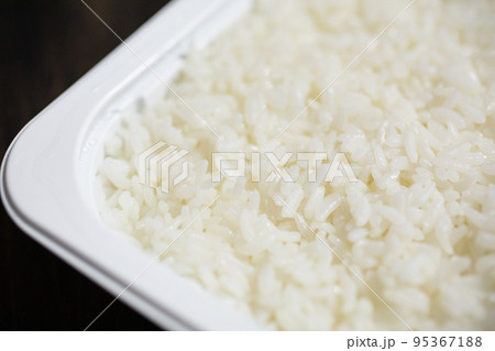 レンチン後の包装米飯 (200g) レンチン後の包装米飯 (200g) 95367188