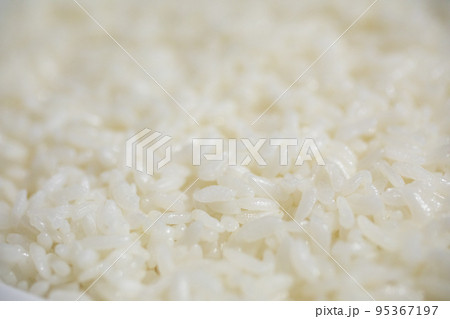 レンチン後の包装米飯 (200g) レンチン後の包装米飯 (200g) 95367197