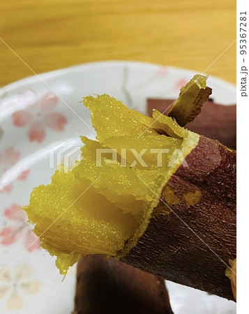焼き芋 95367281