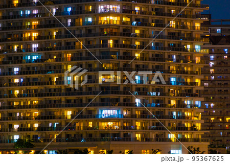 マンション　夜景 95367625