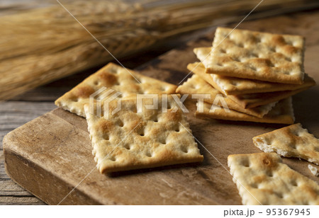 クラッカー 95367945