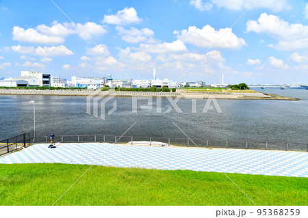 若洲海浜公園より東京都東京へリポート方面を望む(東京都江東区)【2022.9】 若洲海浜公園より東京都東京へリポート方面を望む(東京都江東区)【2022.9】 95368259